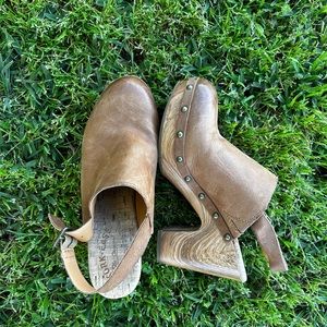 Kork-Ease Women's Darby Clogs for Women leather size 7